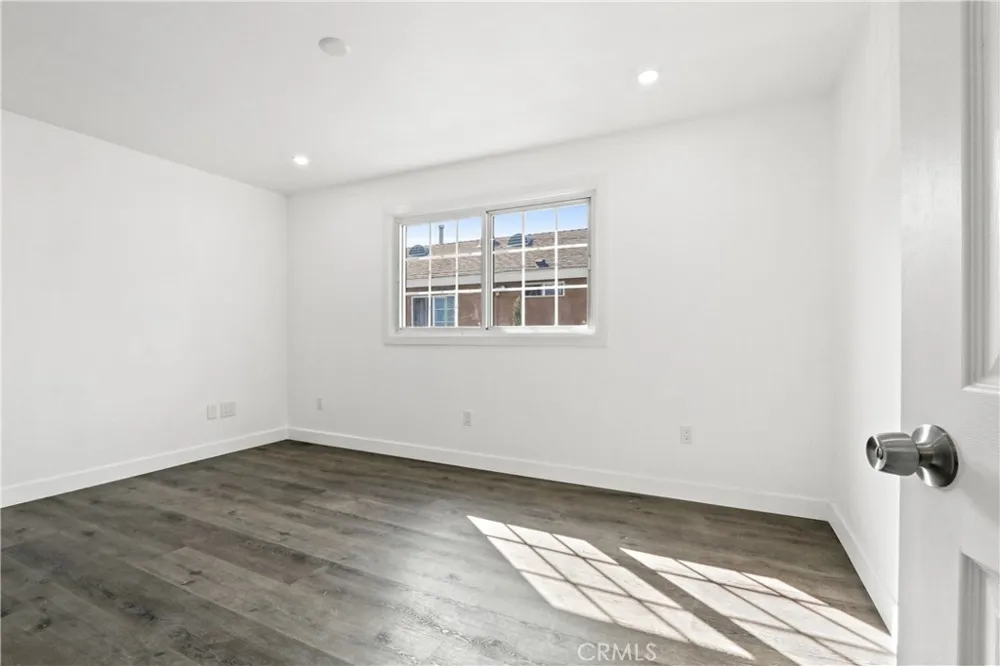 11006 S Truro Inglewood, CA 90304