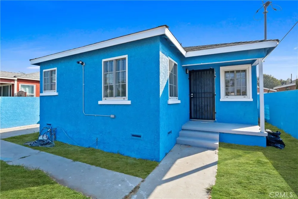 11006 S Truro Inglewood, CA 90304