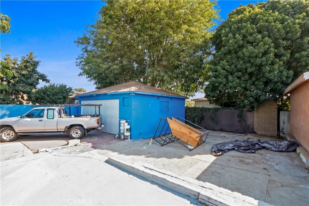 11006 S Truro Inglewood, CA 90304