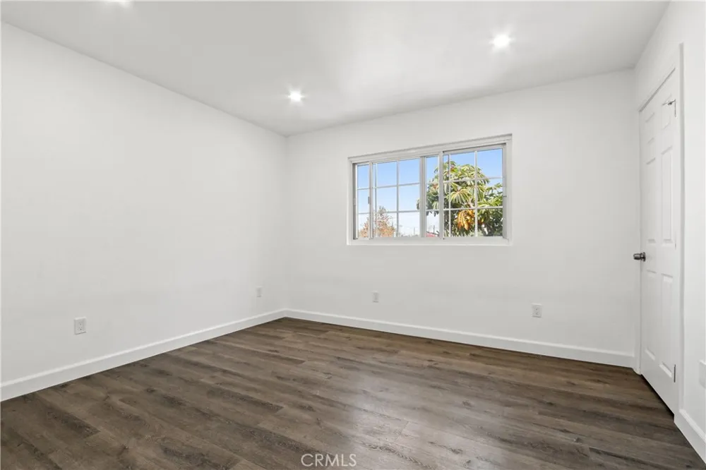 11006 S Truro Inglewood, CA 90304