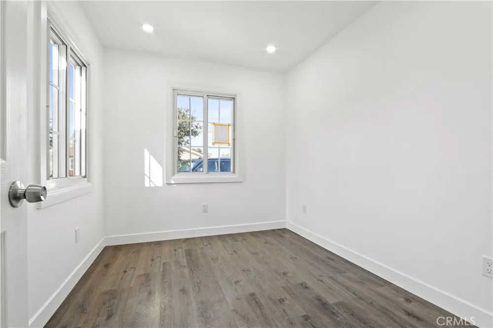 11006 S Truro Inglewood, CA 90304