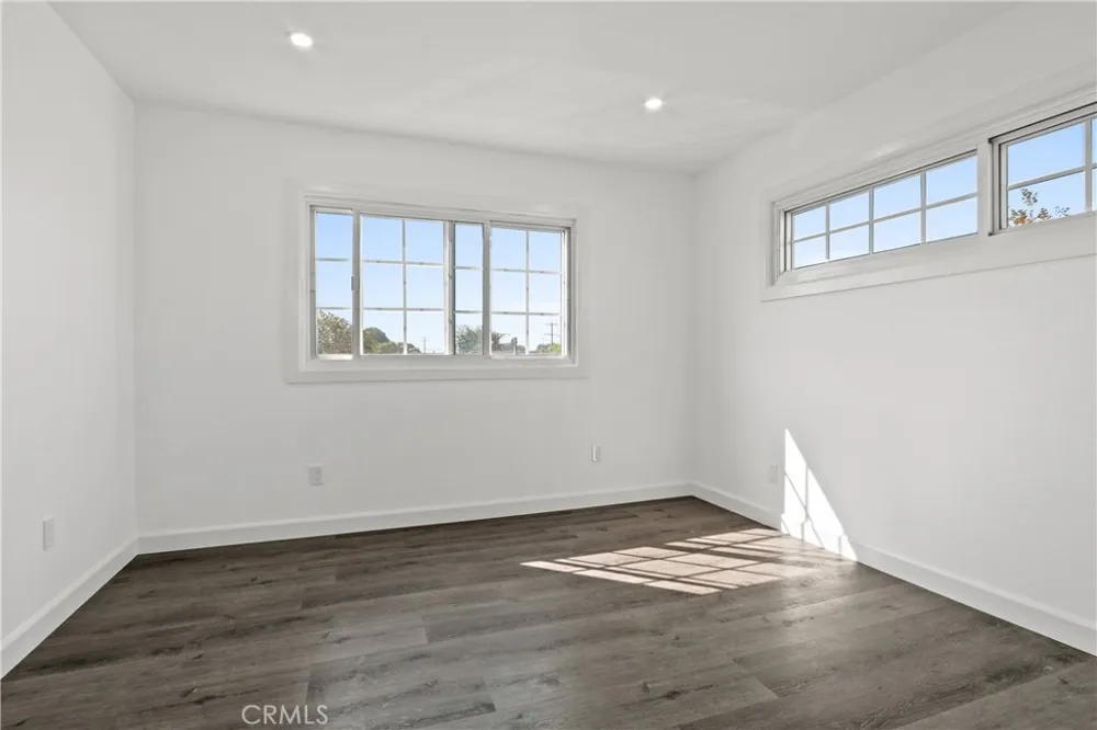 11006 S Truro Inglewood, CA 90304