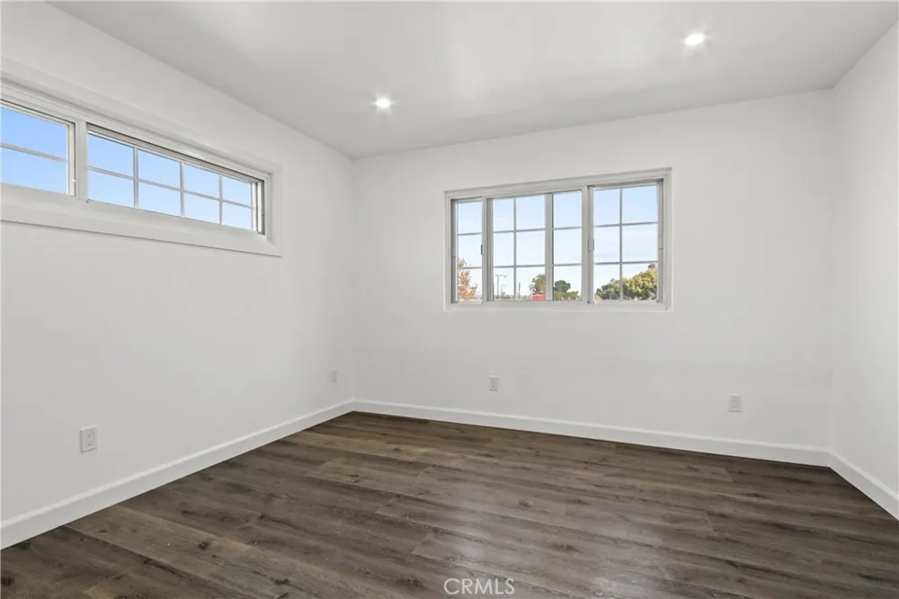 11006 S Truro Inglewood, CA 90304
