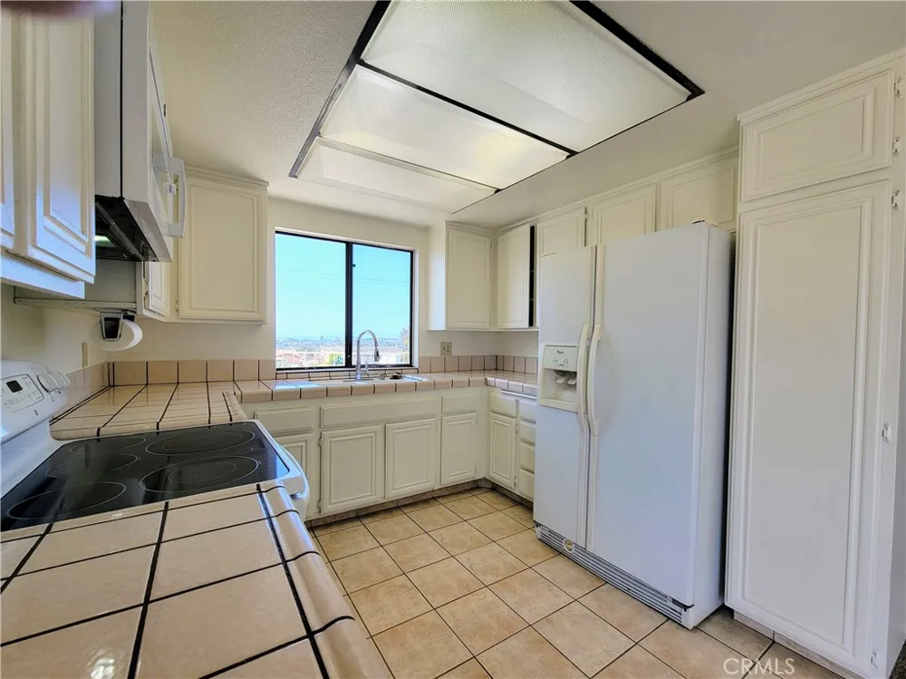 2755 E Hill Street Signal Hill, CA 90755
