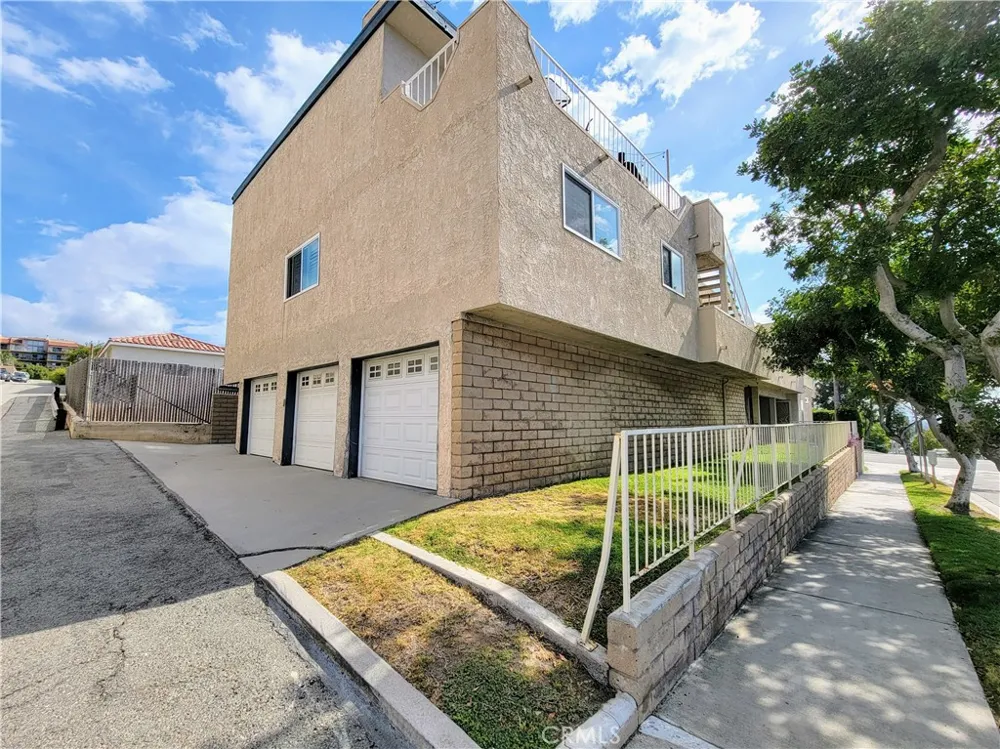 2755 E Hill Street Signal Hill, CA 90755