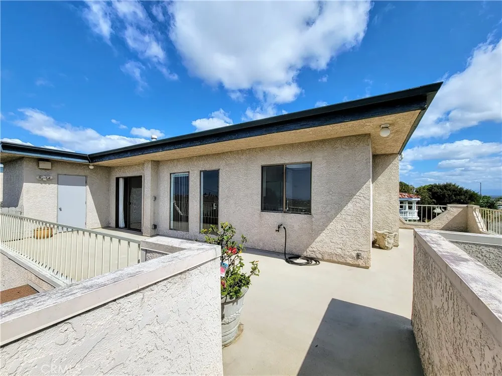 2755 E Hill Street Signal Hill, CA 90755