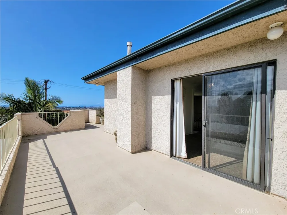 2755 E Hill Street Signal Hill, CA 90755
