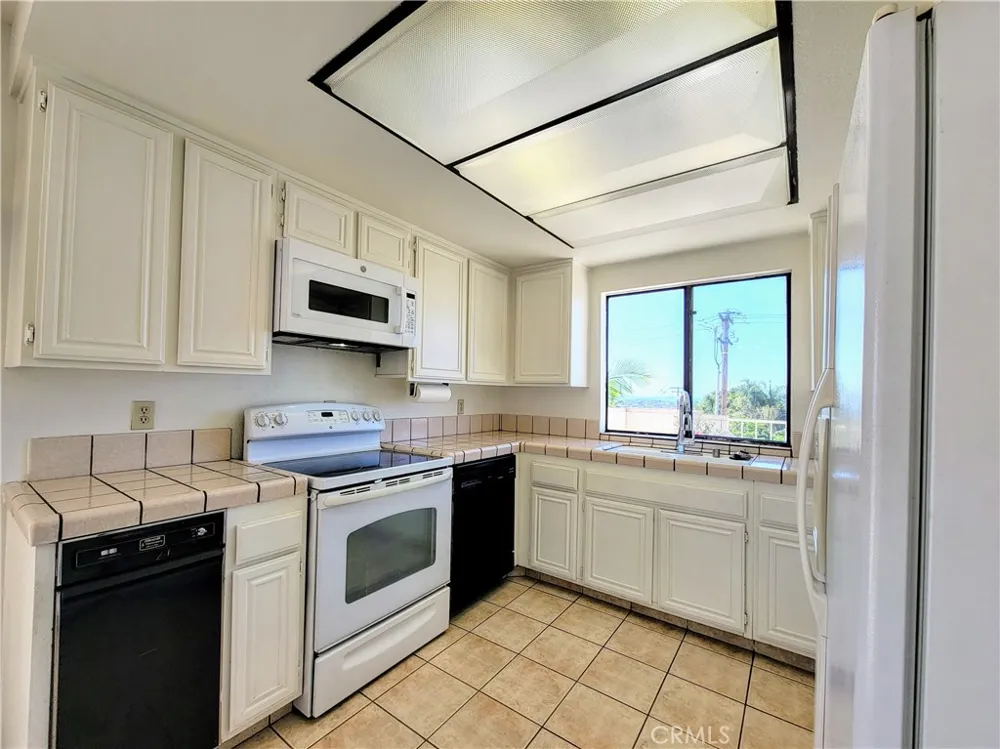 2755 E Hill Street Signal Hill, CA 90755