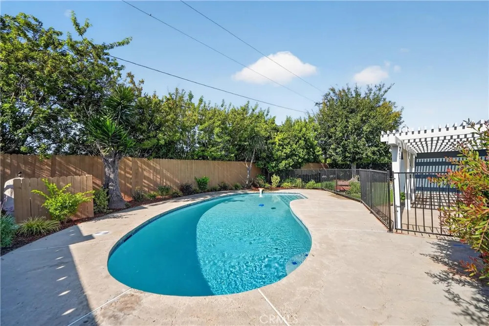50 Doone Thousand Oaks, CA 91360