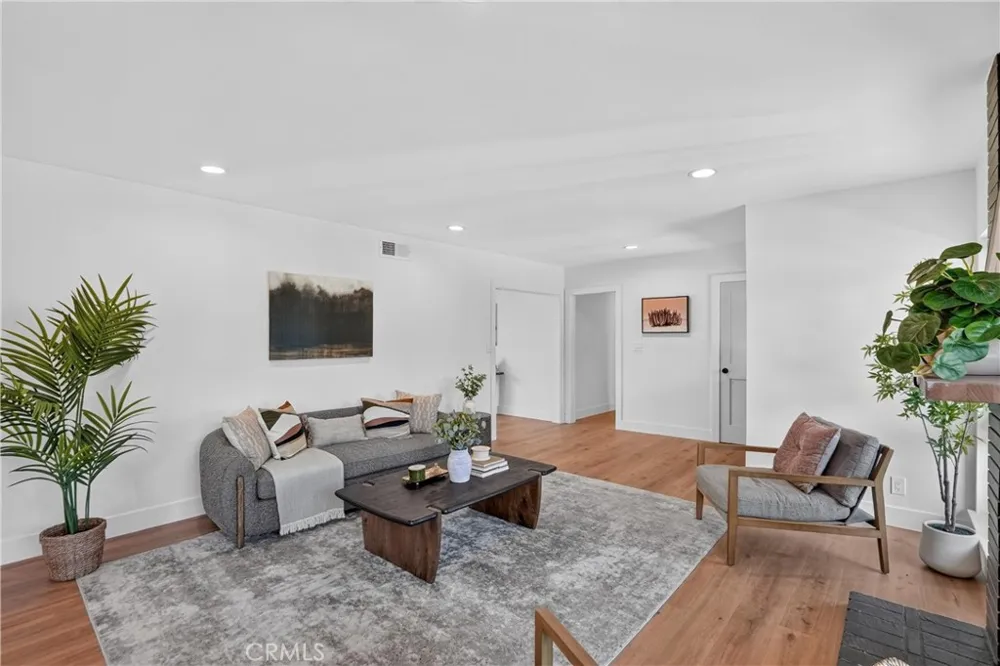 50 Doone Thousand Oaks, CA 91360