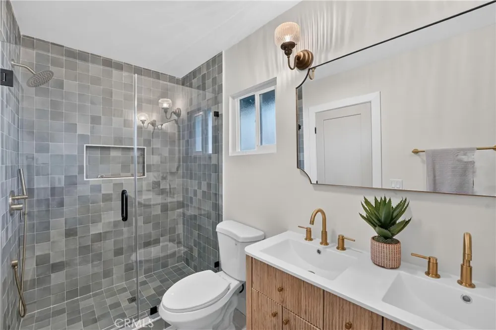 50 Doone Thousand Oaks, CA 91360