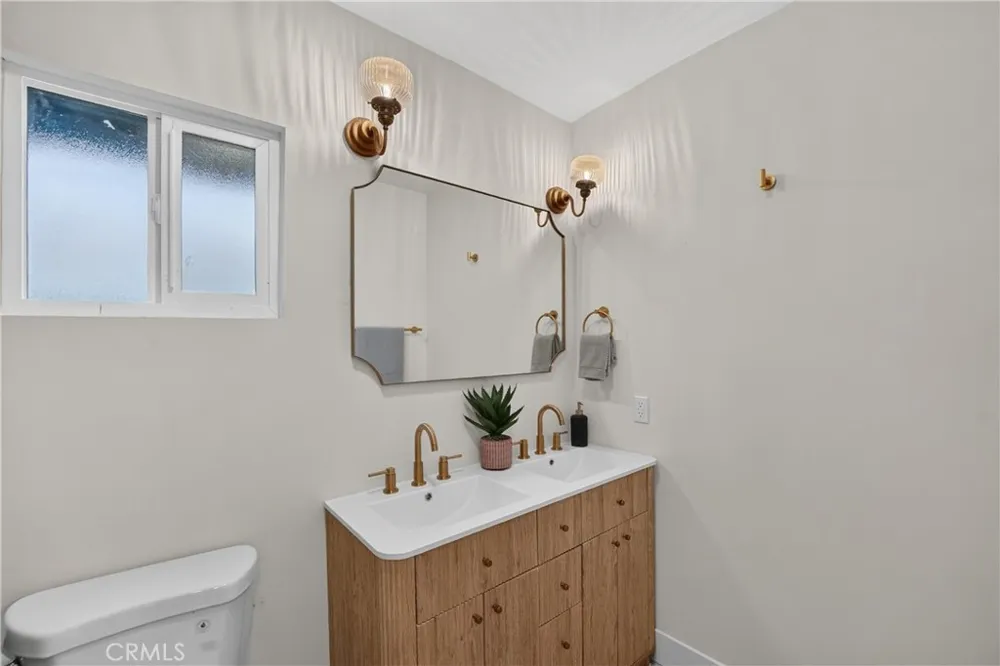 50 Doone Thousand Oaks, CA 91360