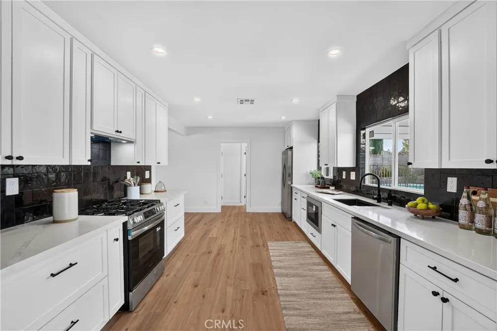 50 Doone Thousand Oaks, CA 91360