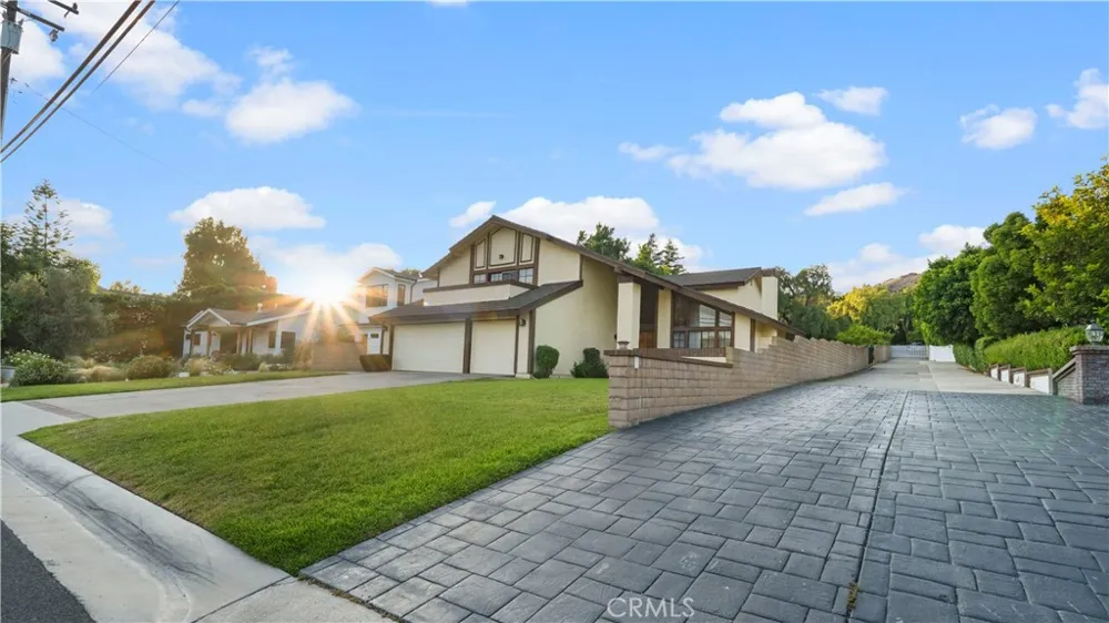 18675 Valley Villa Park, CA 92861
