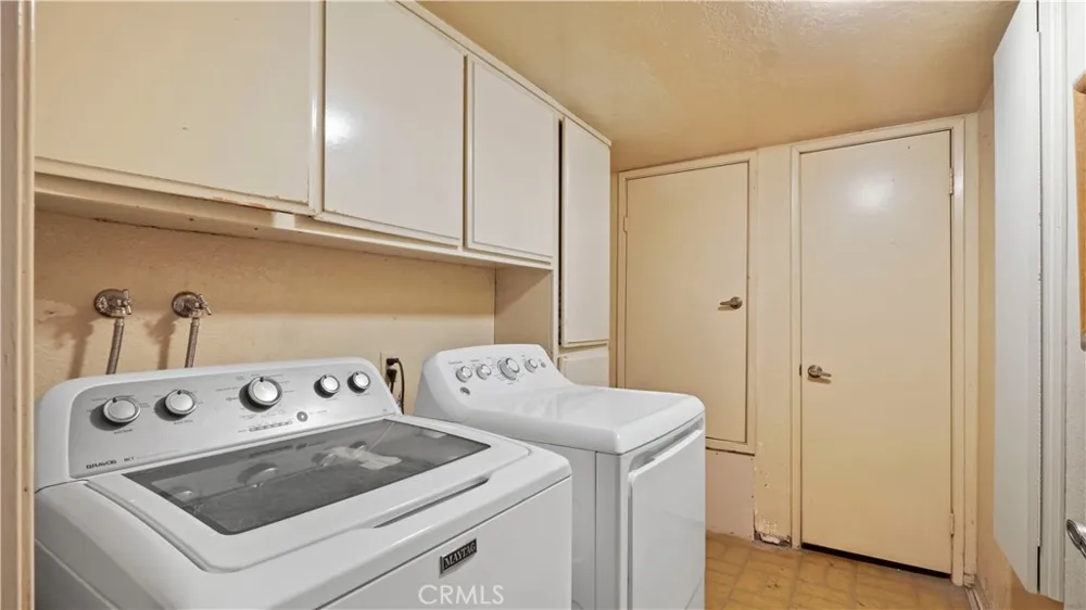 18675 Valley Villa Park, CA 92861