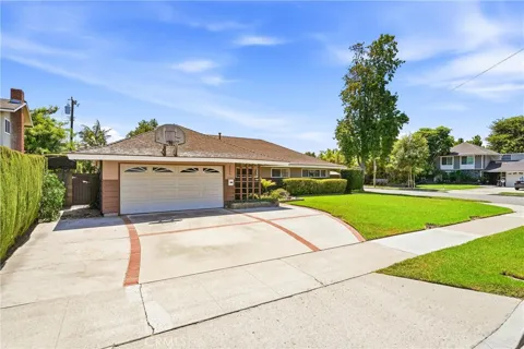1544 E Riverview