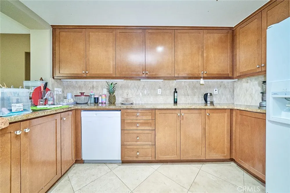 31 Gingerwood Irvine, CA 92603