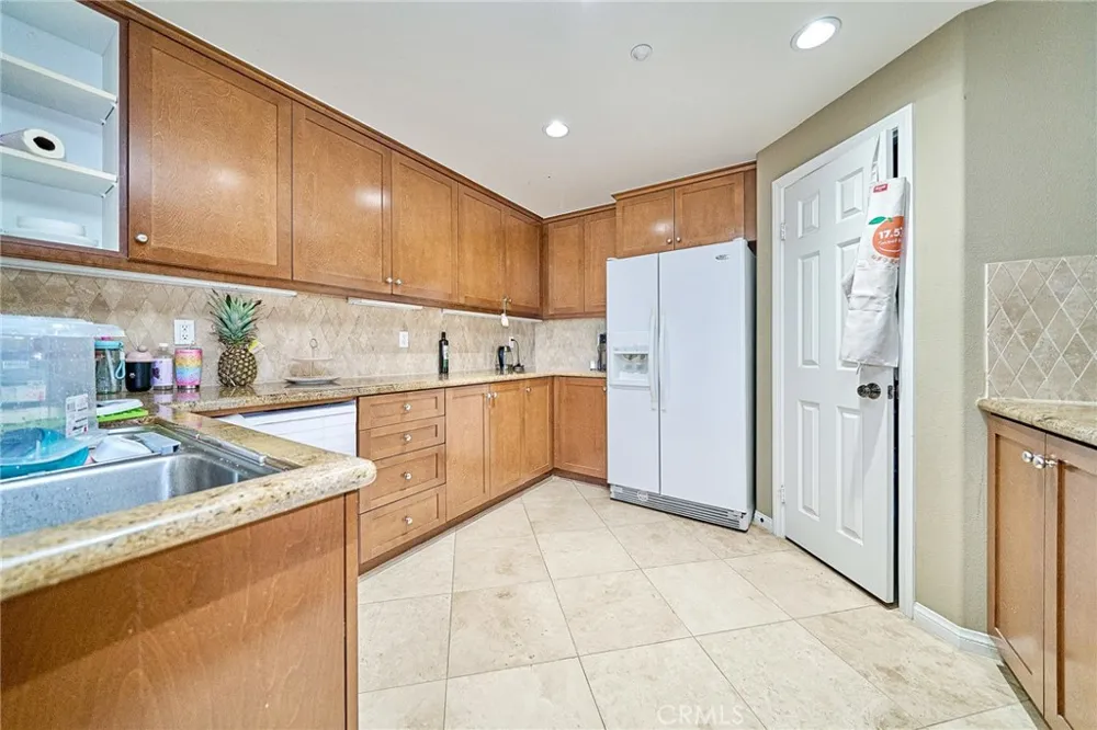 31 Gingerwood Irvine, CA 92603