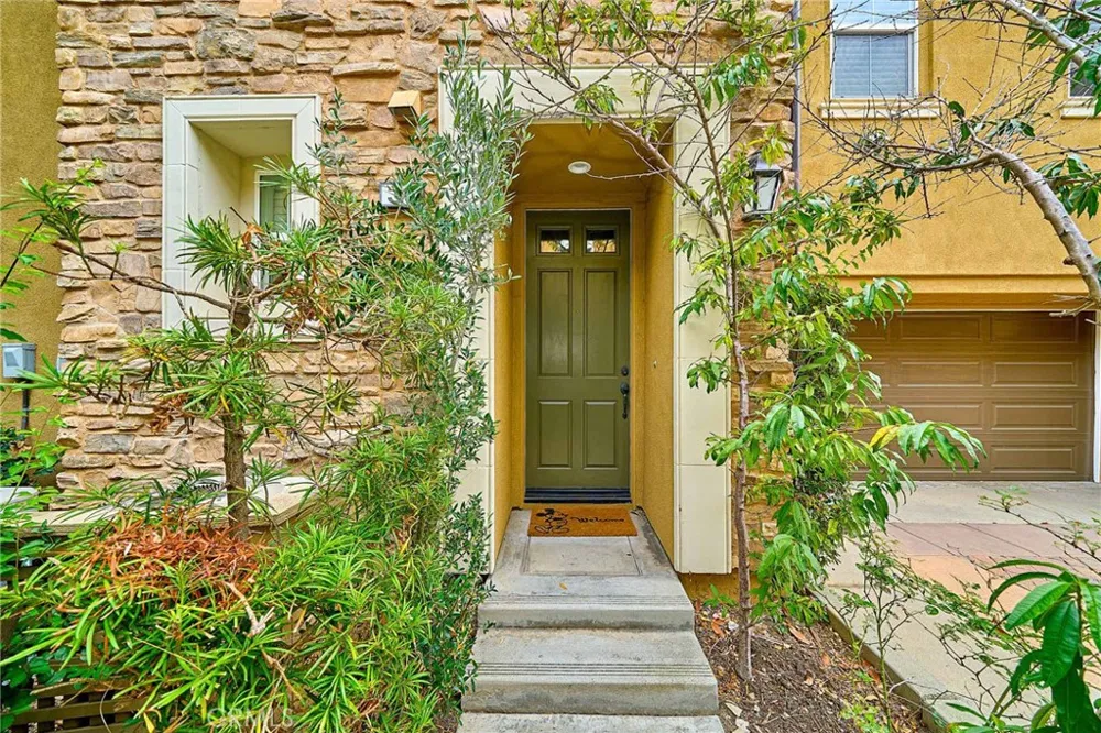 31 Gingerwood Irvine, CA 92603
