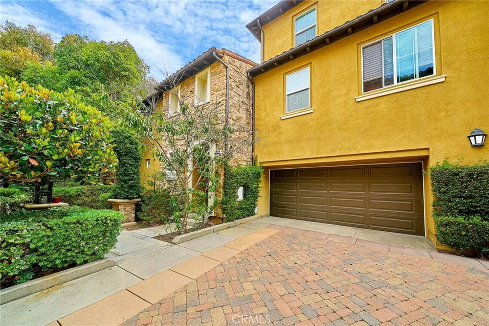31 Gingerwood Irvine, CA 92603