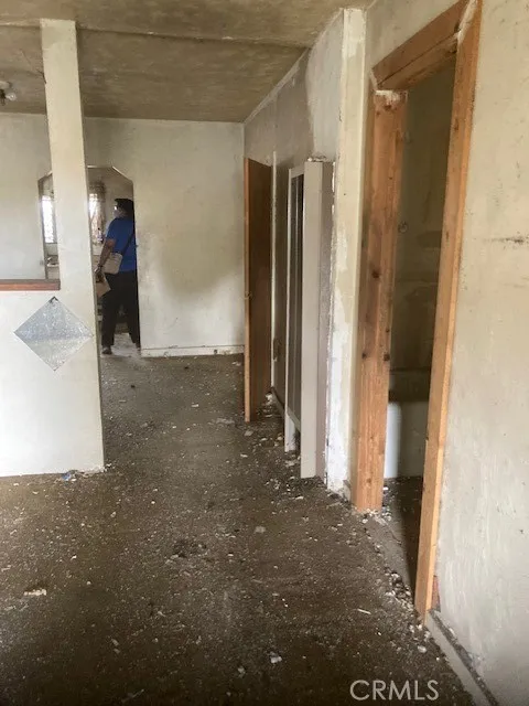 9811 S Vermont Los Angeles, CA 90044