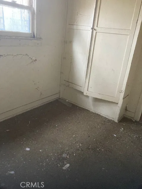9811 S Vermont Los Angeles, CA 90044
