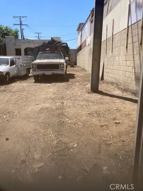 9811 S Vermont Los Angeles, CA 90044
