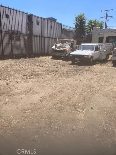 9811 S Vermont Los Angeles, CA 90044