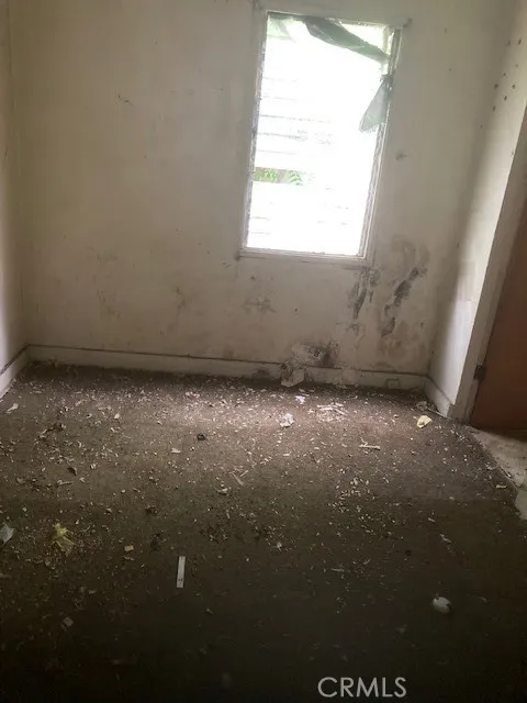 9811 S Vermont Los Angeles, CA 90044
