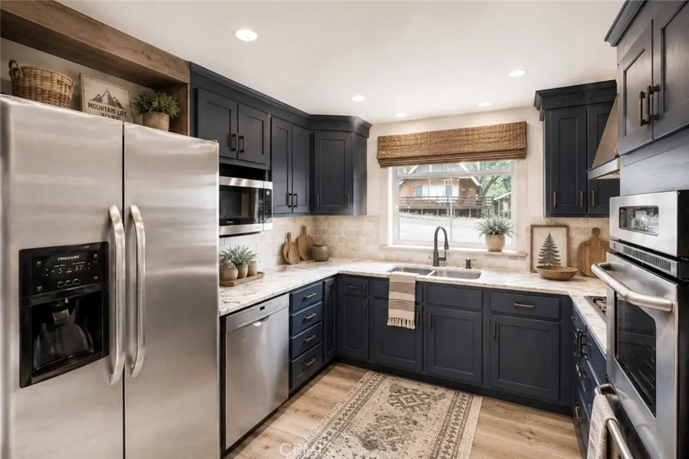 30396 Live Oak Drive Running Springs, CA 92382