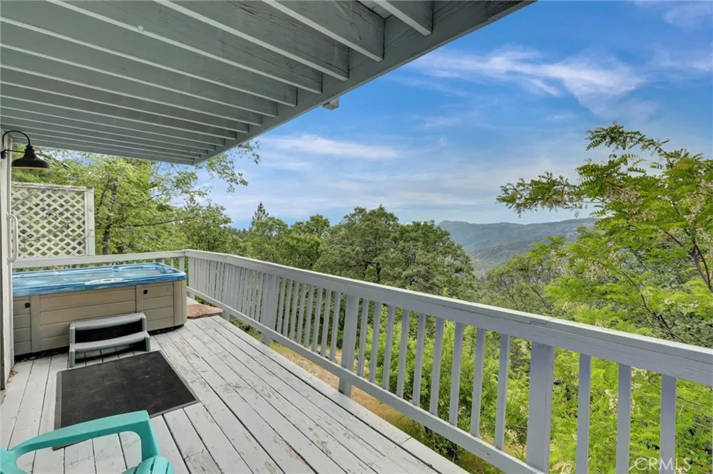 30396 Live Oak Drive Running Springs, CA 92382