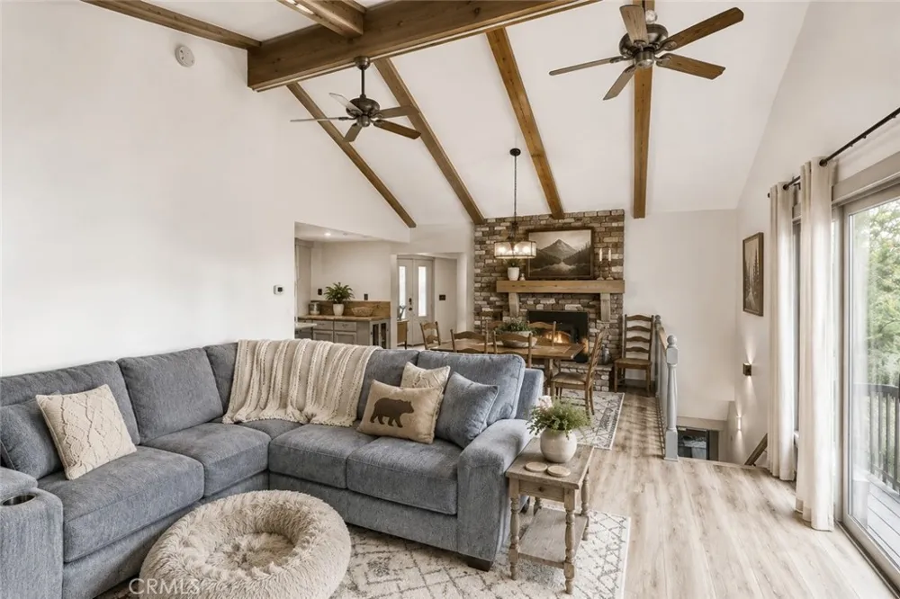 30396 Live Oak Drive Running Springs, CA 92382