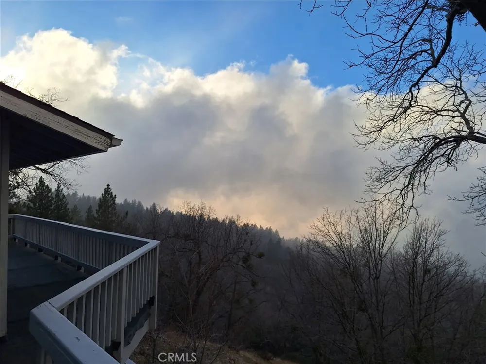 30396 Live Oak Drive Running Springs, CA 92382