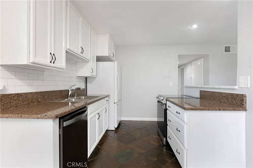17572 Vandenberg Lane #01 Tustin, CA 92780