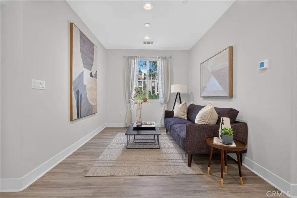 340 S Auburn Heights Anaheim, CA 92807