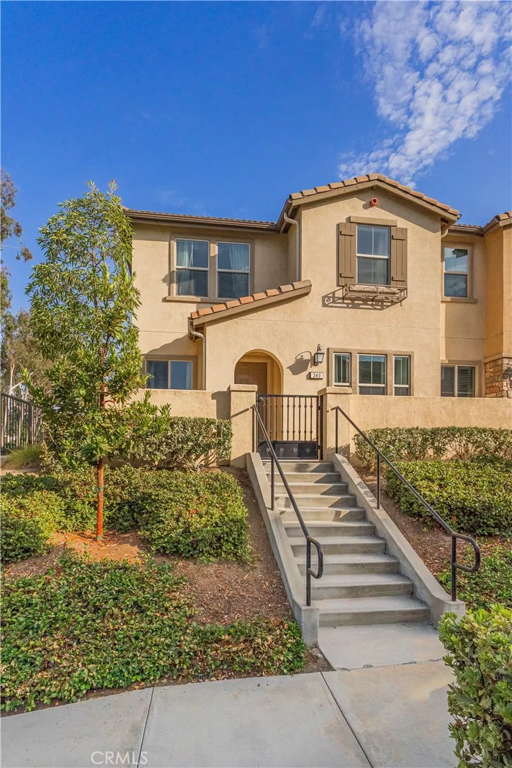 340 S Auburn Heights Anaheim, CA 92807