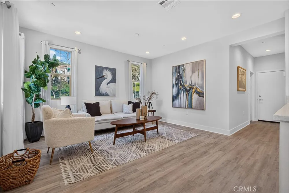340 S Auburn Heights Anaheim, CA 92807