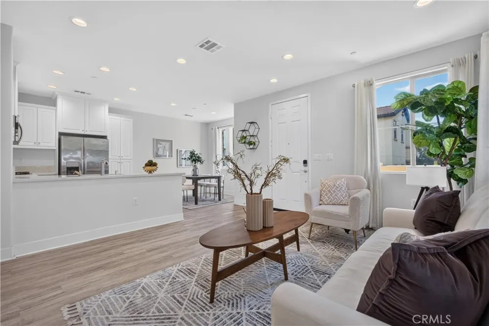 340 S Auburn Heights Anaheim, CA 92807