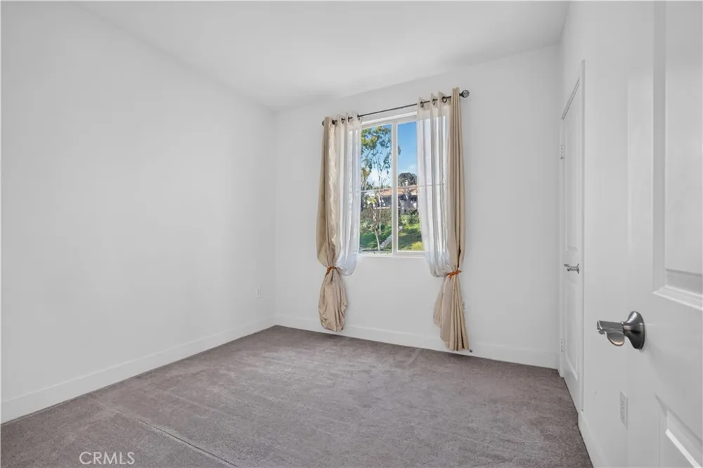 340 S Auburn Heights Anaheim, CA 92807