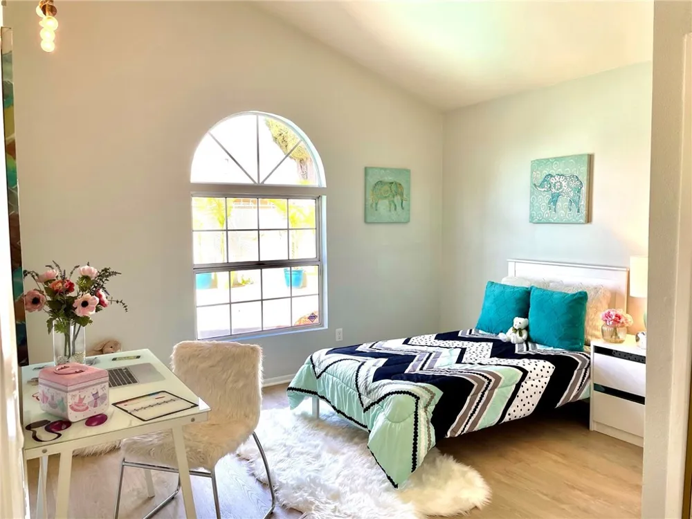 17912 Gridley Road Artesia, CA 90701