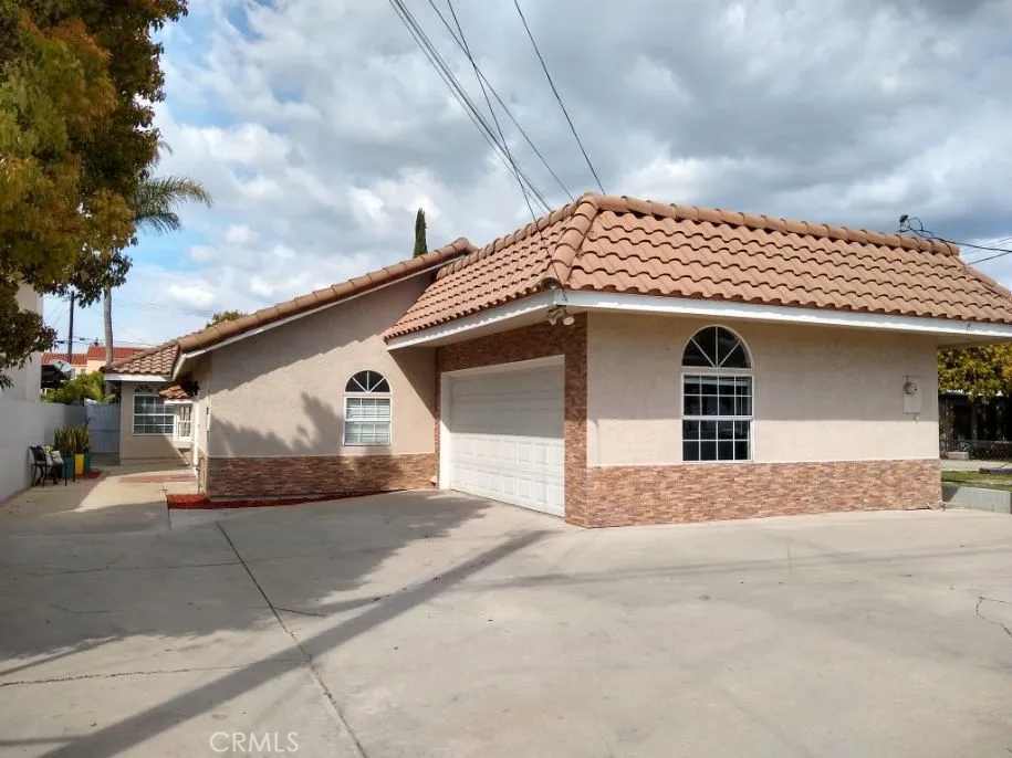 17912 Gridley Road Artesia, CA 90701