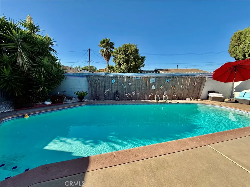 17912 Gridley Road Artesia, CA 90701