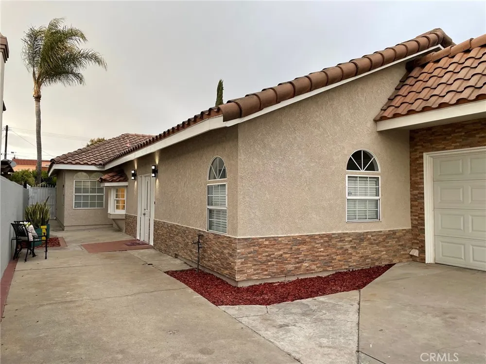17912 Gridley Road Artesia, CA 90701