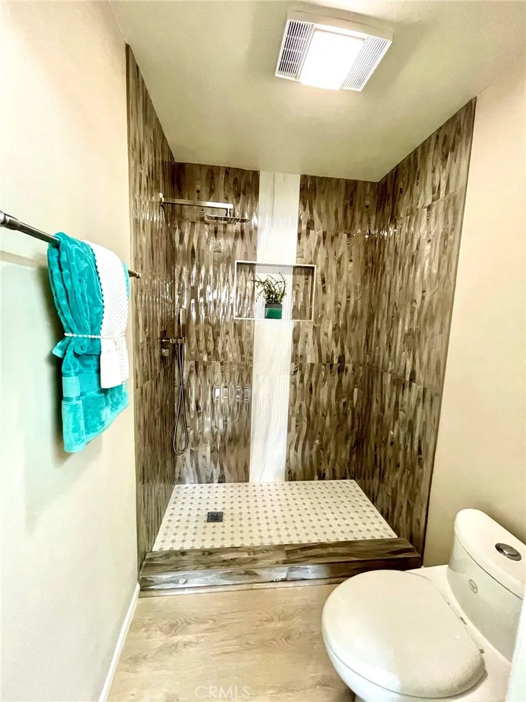 17912 Gridley Road Artesia, CA 90701