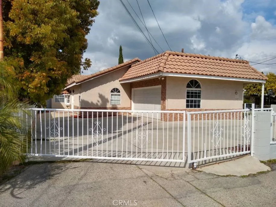 17912 Gridley Road Artesia, CA 90701