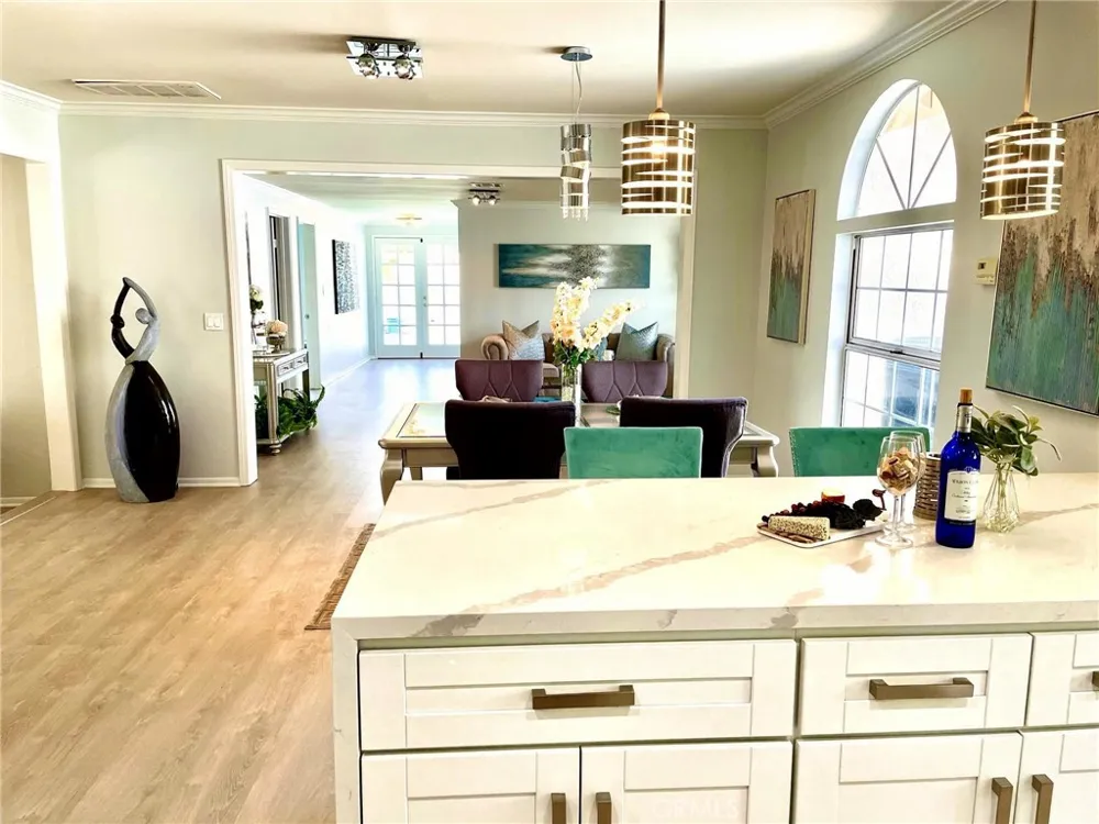 17912 Gridley Road Artesia, CA 90701