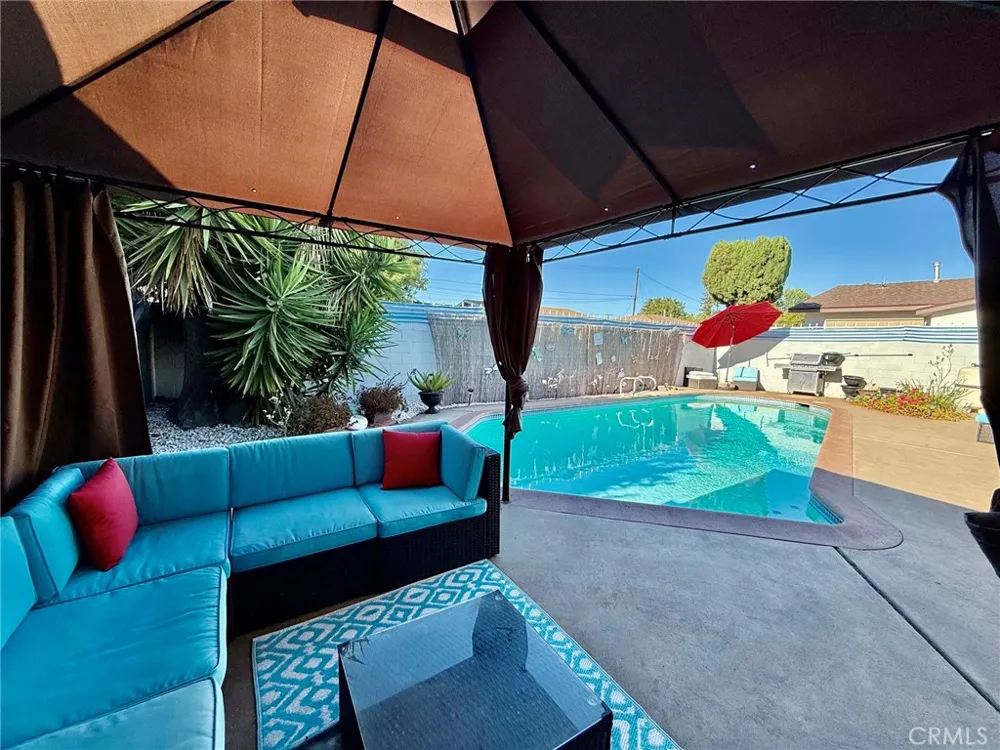 17912 Gridley Road Artesia, CA 90701