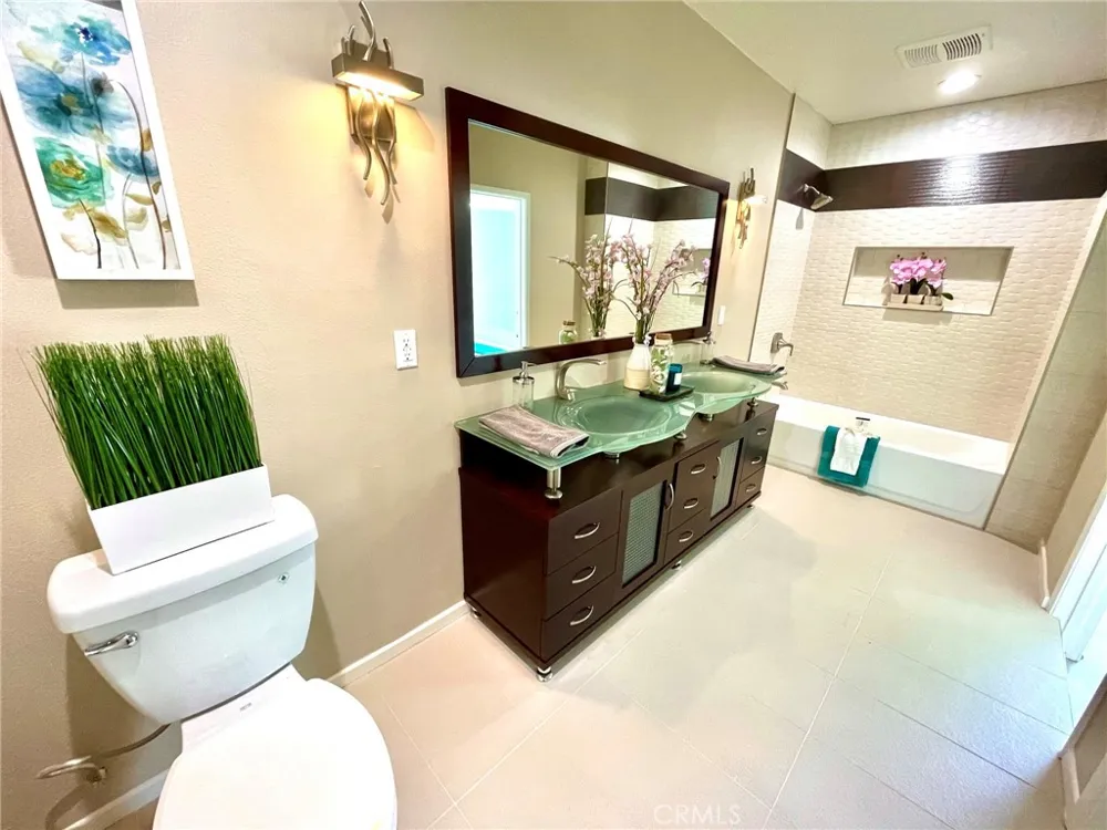 17912 Gridley Road Artesia, CA 90701