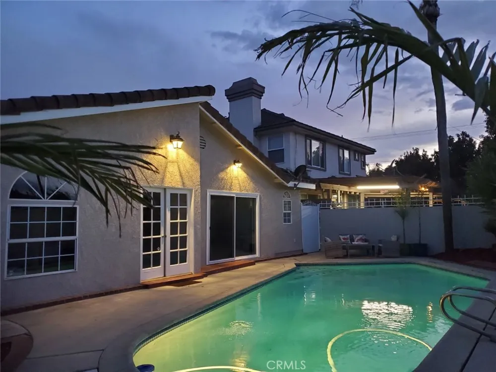 17912 Gridley Road Artesia, CA 90701