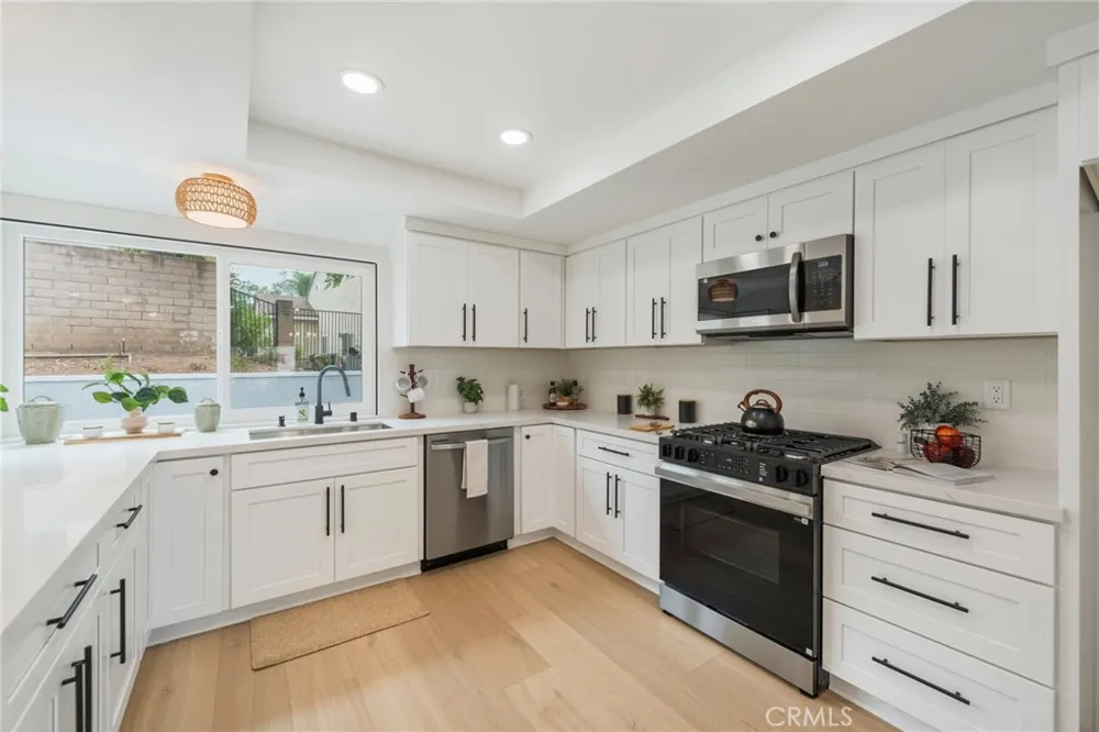 1182 Sunnyhills Brea, CA 92821